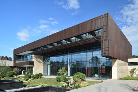 Beijing Changyang Vanke used 15000 square meters dassoXTR in siding and grating. Finished in 2014.
